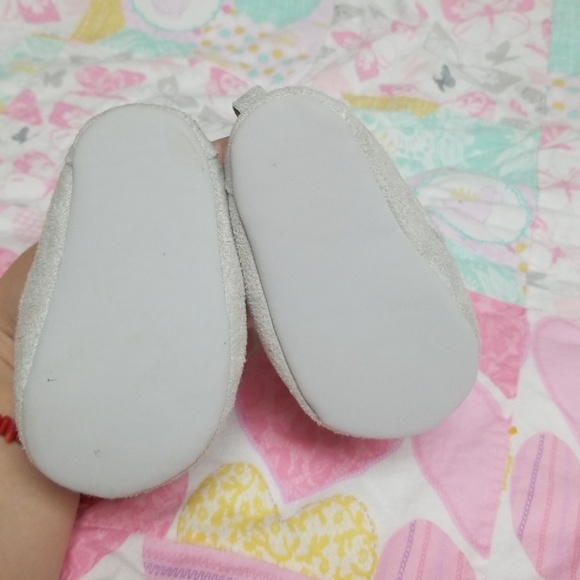 Baby girl moccasins - Picture 3 of 4